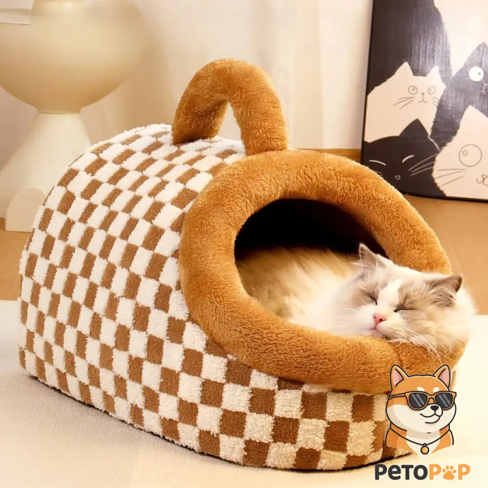 テント型のペットハウス（犬猫用、冬用）by PetoPop、茶色と白のチェック柄