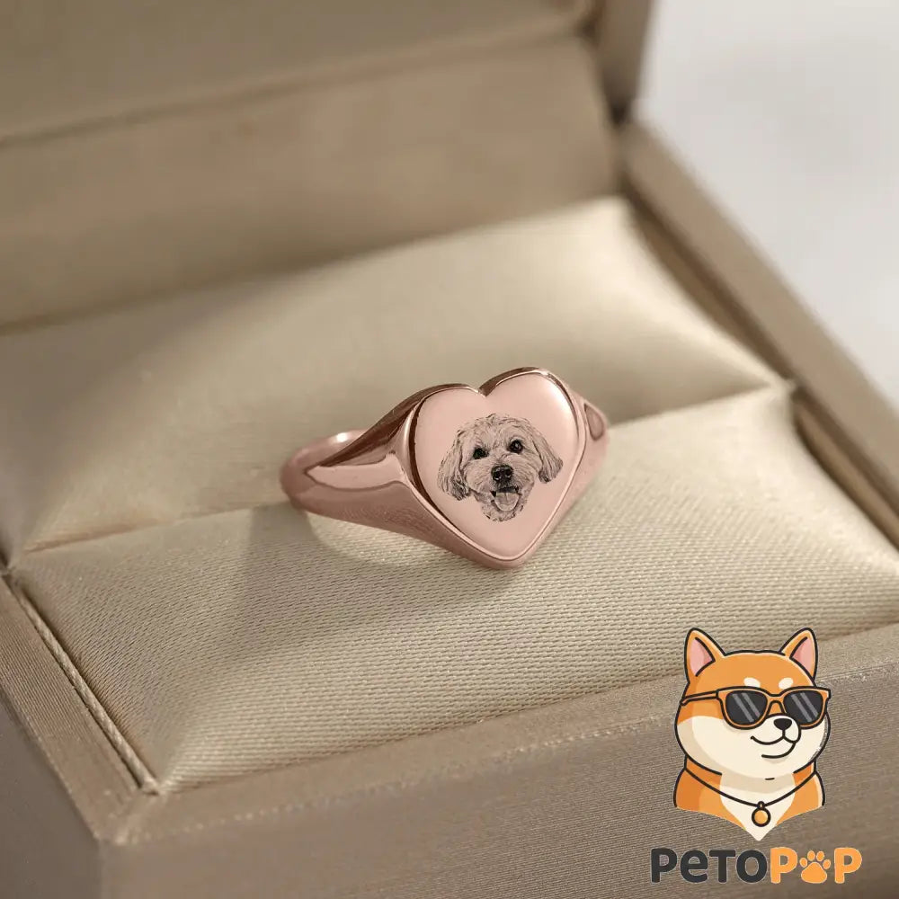 名入れペット写真リング、Petopop製、犬の顔の彫刻が入ったハート型、ローズゴールド色のアクセサリー